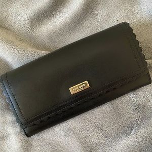 Kate Spade Scalloped Edge Wallet